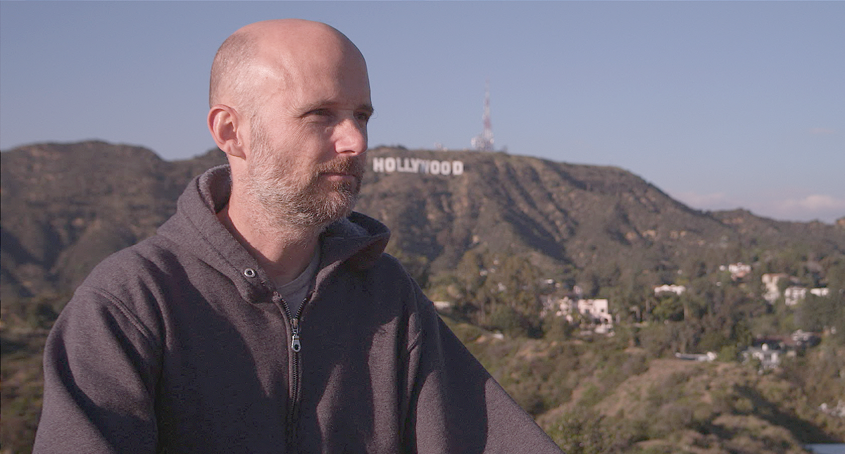 Richard Melville Hall aka ‘Moby’ in zijn tuin in Hollywood.